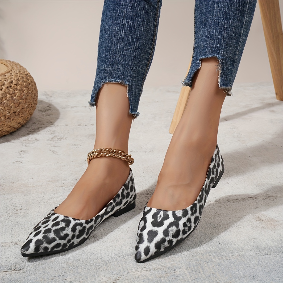 Women's Leopard Print Flat Shoes, Fashionable Pointed Toe Soft Sole Slip On  Shoes, Stylish Ballet Flats