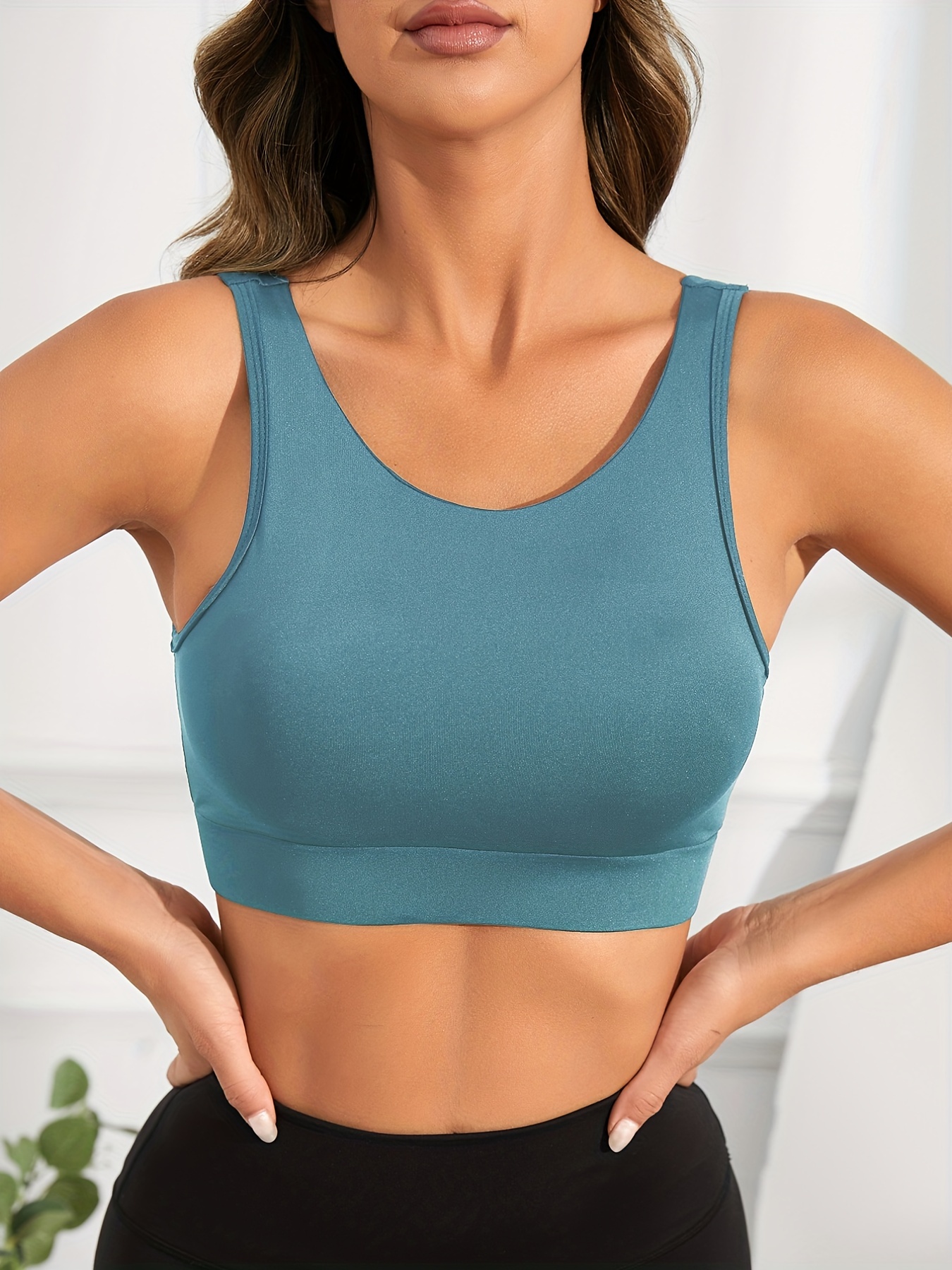 Crisscross Sports Bra High Impact for Large Bust Cutout Sporty Gym Sports  Bras for Women Criss Cross Full Support : : Clothing, Shoes 