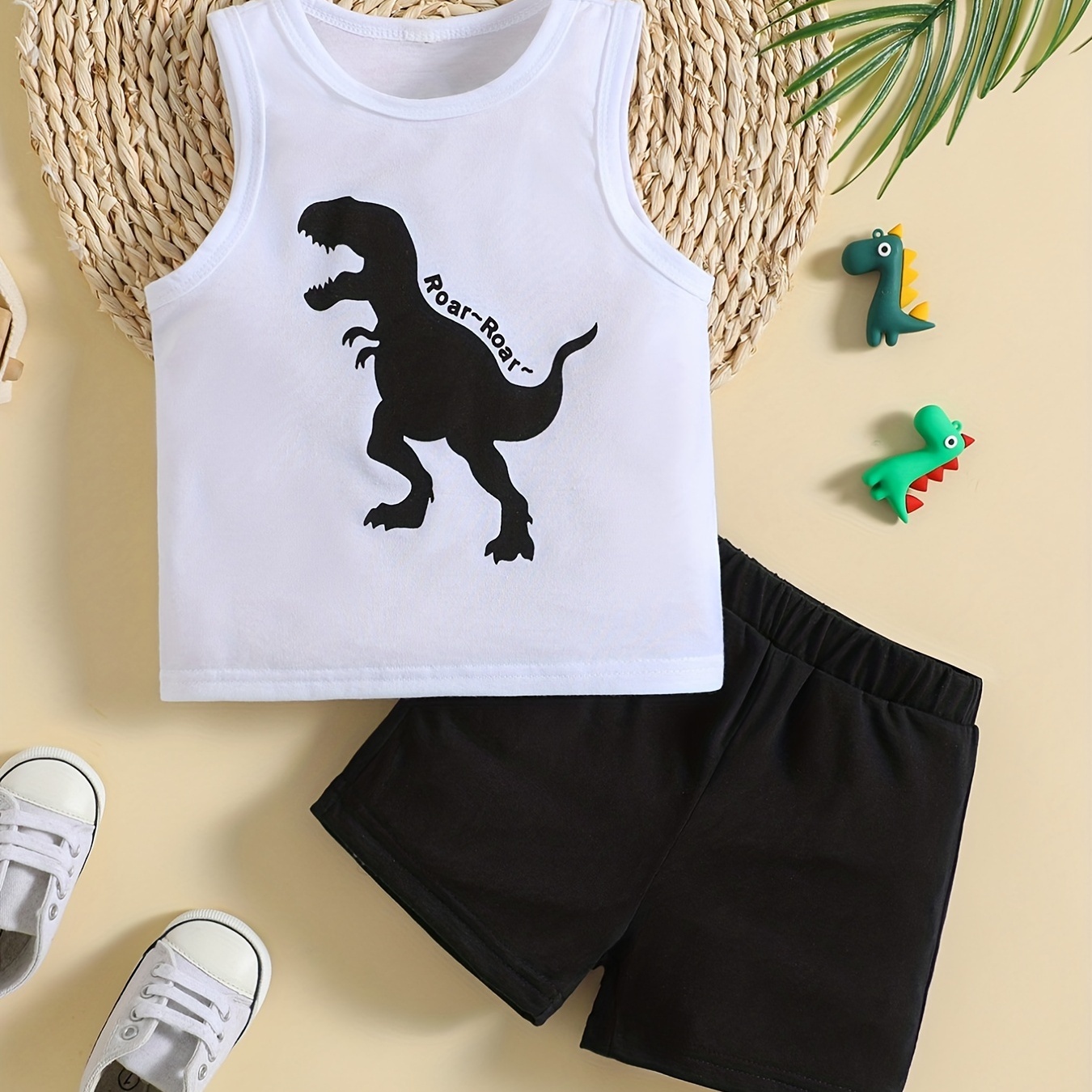 

2pcs Baby Boys Cute Dinosaur Graphic Print Tank Top & Shorts Set Clothes For Summer