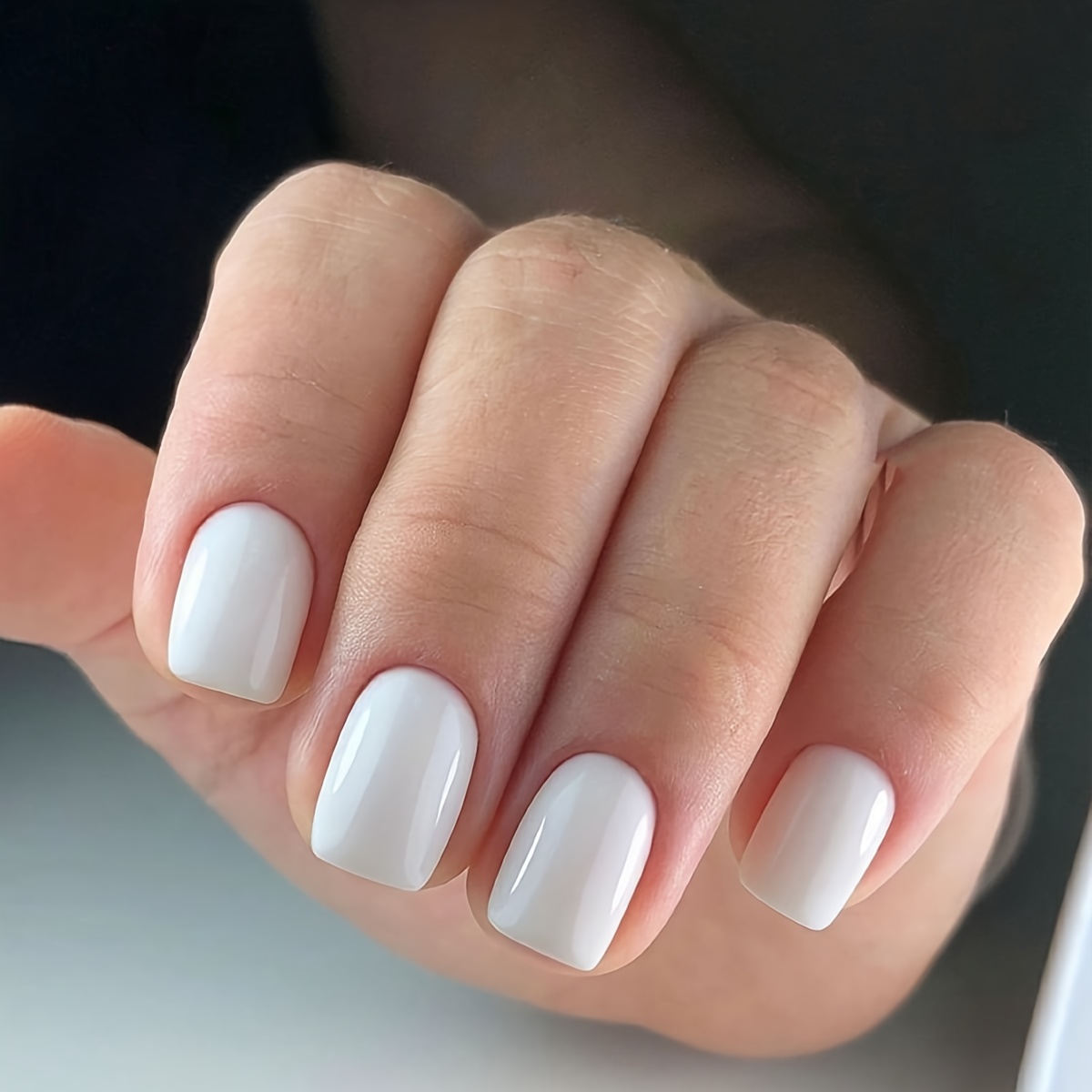 

24pcs Glossy White Press On Nails Short Square Fake Nails Minimalist Style False Nails Solid Color Full Cover Fake Nails For Women Girls Daily Wear