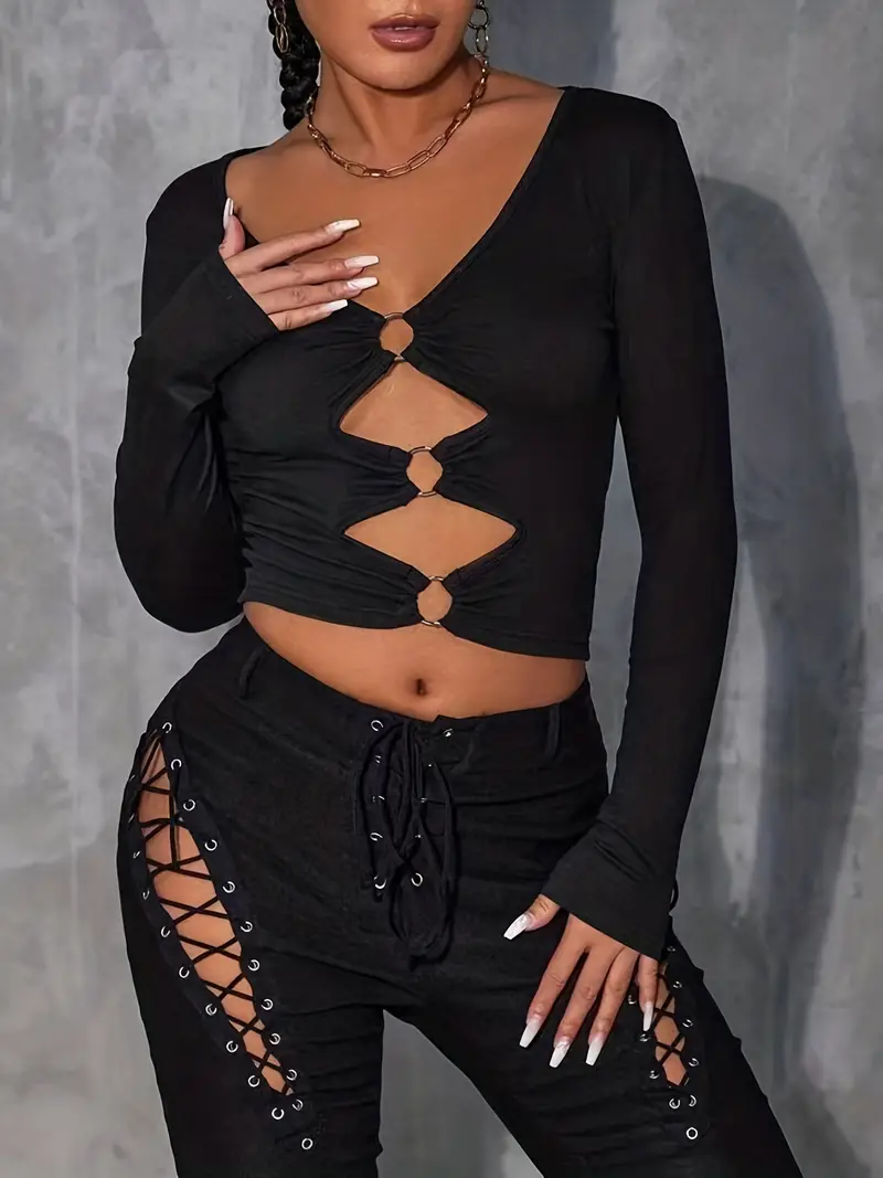 Cut Out Ring Detail Long Sleeve Crop Top Black
