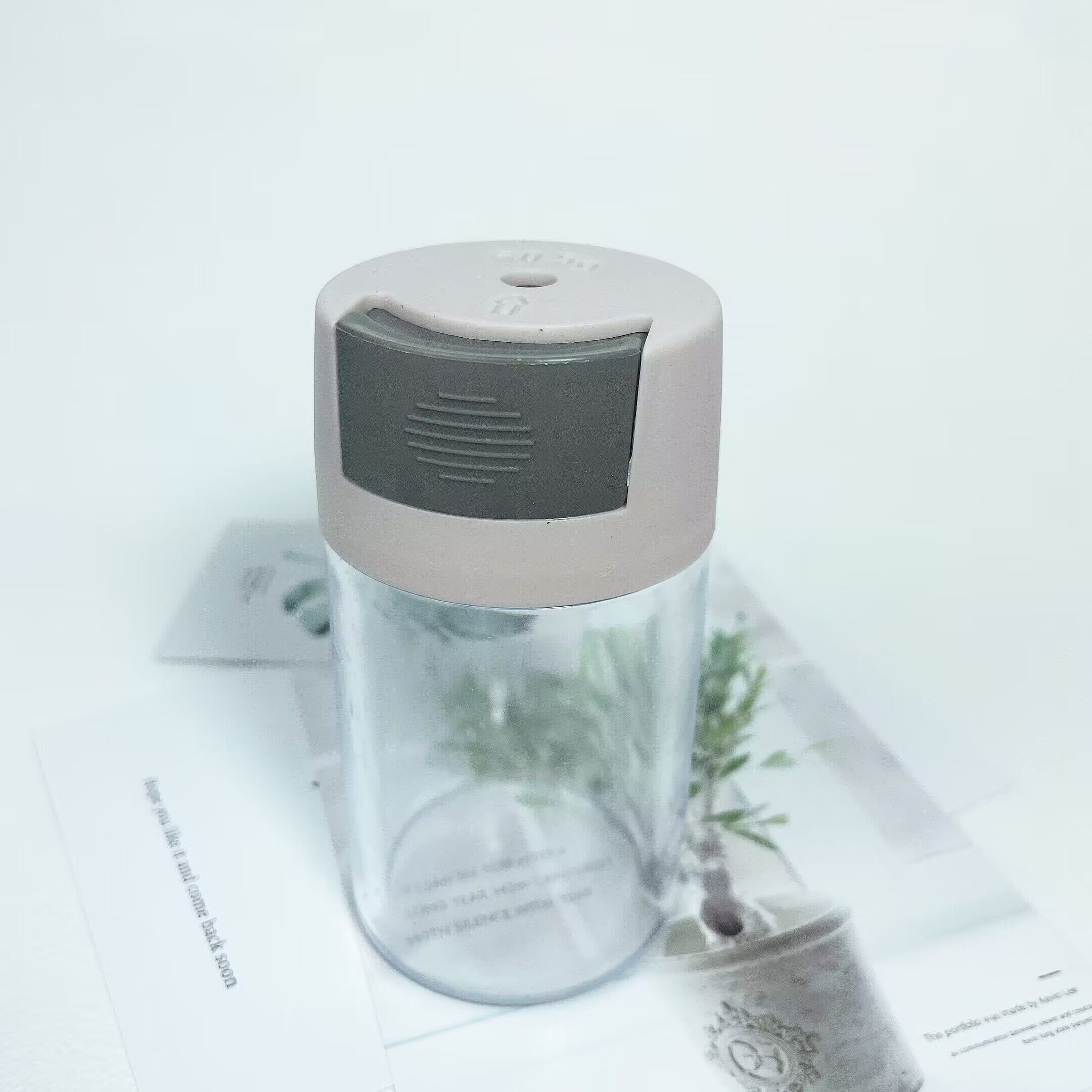 1pc Precision Fish Feeding Bottle - Moisture-proof, Non-automatic Dispenser For Aquarium Food Storage & Portion Control