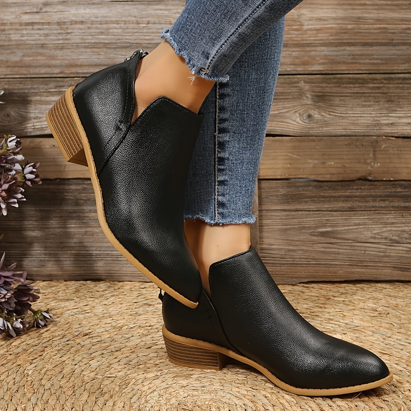 Leather ankle boots with block heel - Women