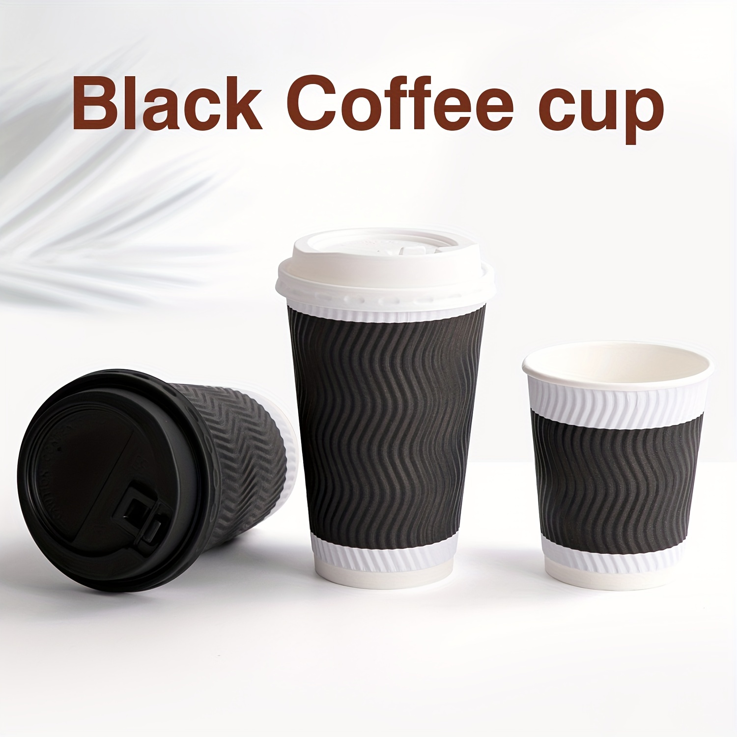 Taza desechable de café negro, taza de café para llevar en el