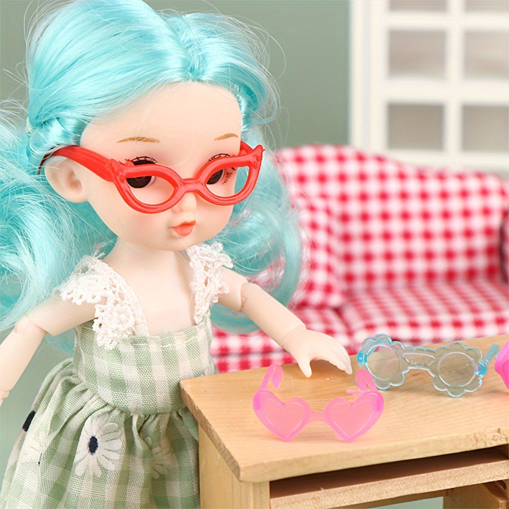 Miniature eyeglasses store for dolls