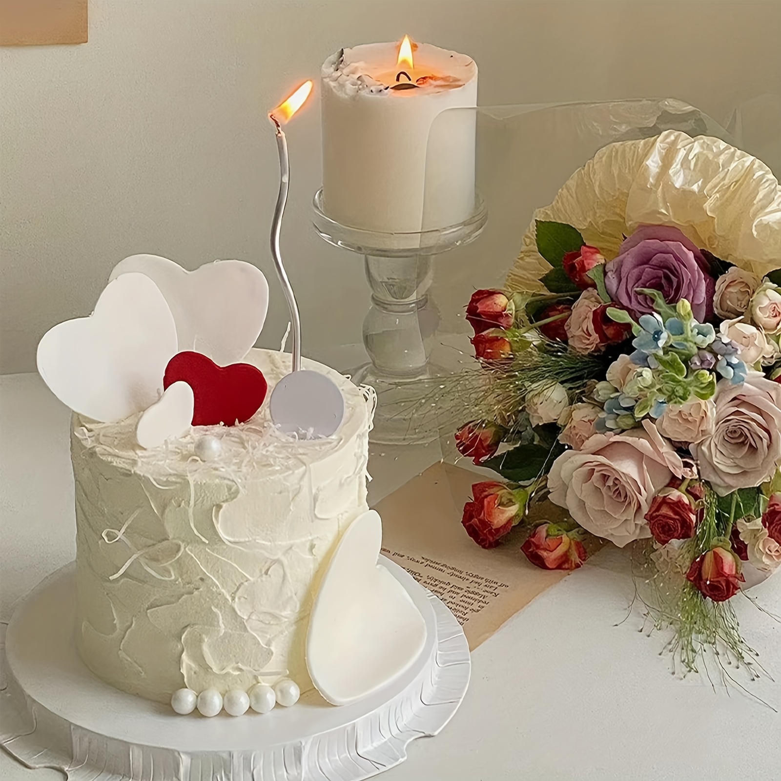 Decoración Del Día De San Valentín Con Adornos En Forma De Corazones Foto  de archivo - Imagen de fondo, boda: 170021266