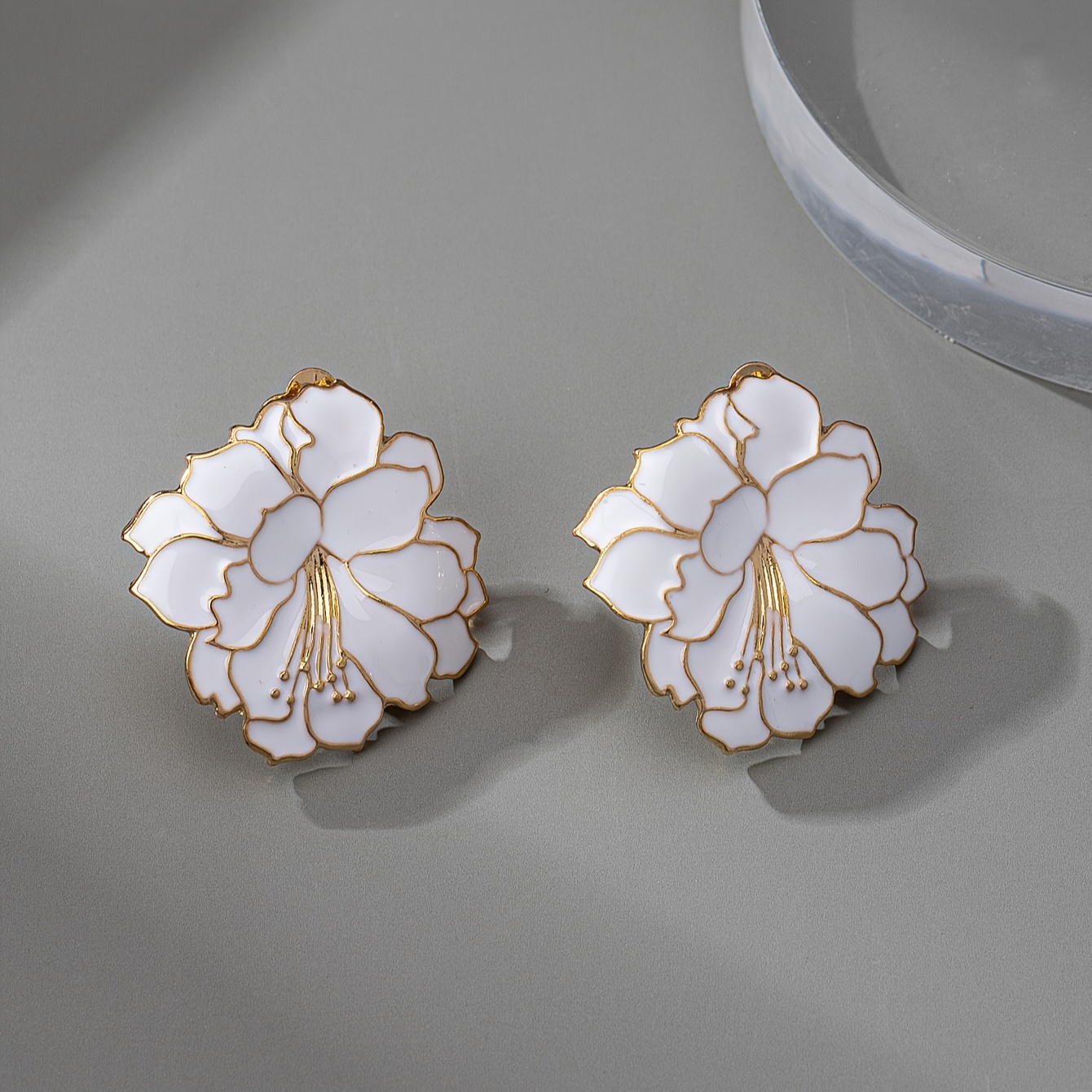 1 Pair Sweet Fashion Enamel Flower Ear Clips Women's Holiday Birthday Date Prom Banquet Wedding Party Vacation Shopping Additions