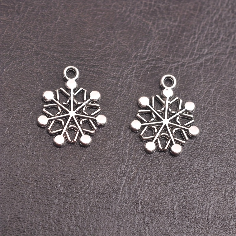 14pcs Antique Silver Christmas Hexagonal Snowflake Pendants Alloy Christmas Snowflake Charms for DIY Bracelet Pendant Beaded Jewelry Accessories