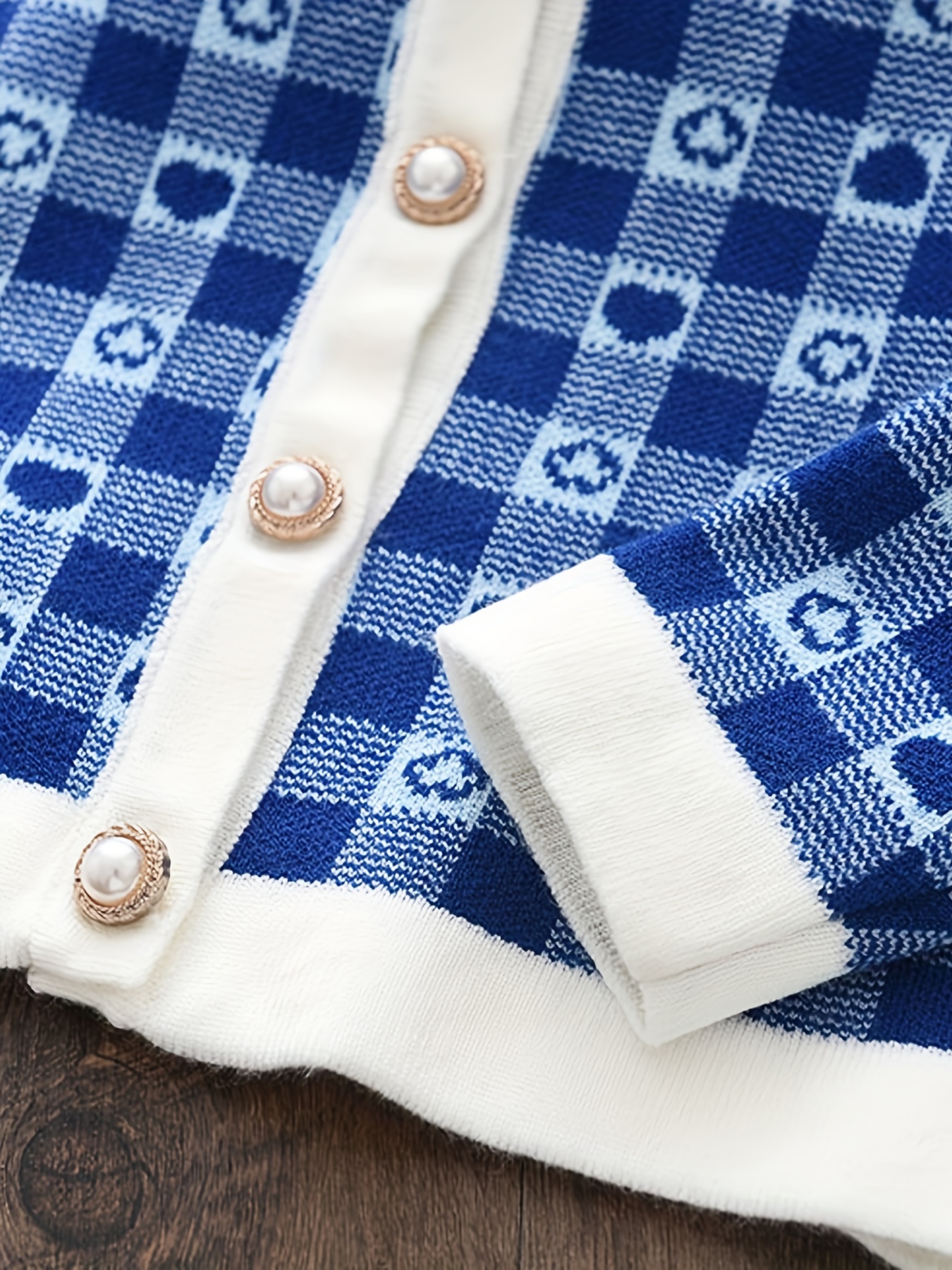 Toddler Girl's Cable Knit 2pcs Plaid Pattern Cardigan & Bowknot Decor Skirt Set