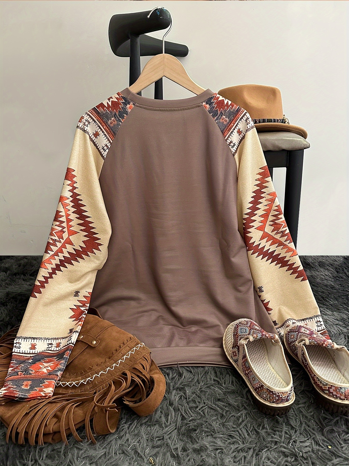 Aztec Print Pullover Sweatshirt, Casual Long Sleeve Crew Neck Sweatshirt  For Fall & Winter, Women's Clothing