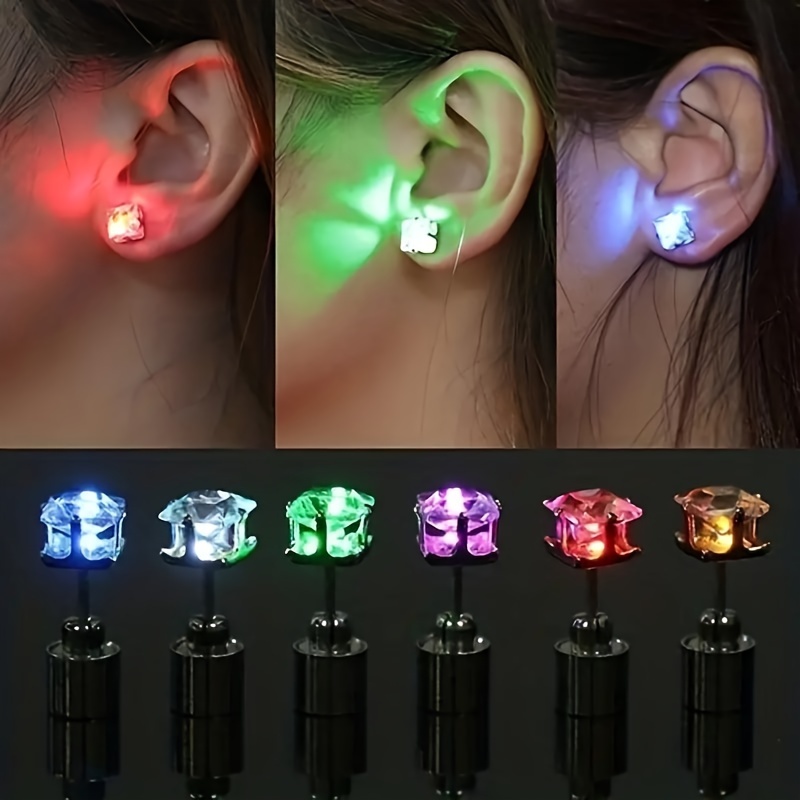 

1 Pair, Cool Colorful Flashing Earrings, Platube Cz Earrings Colorful Color Change Stud Earrings, New Fashion Unisex Nightlight Party Zircon Earrings, Glow In The Dark Party Supplies