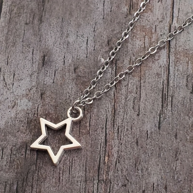 Vintage Goth Star Necklace