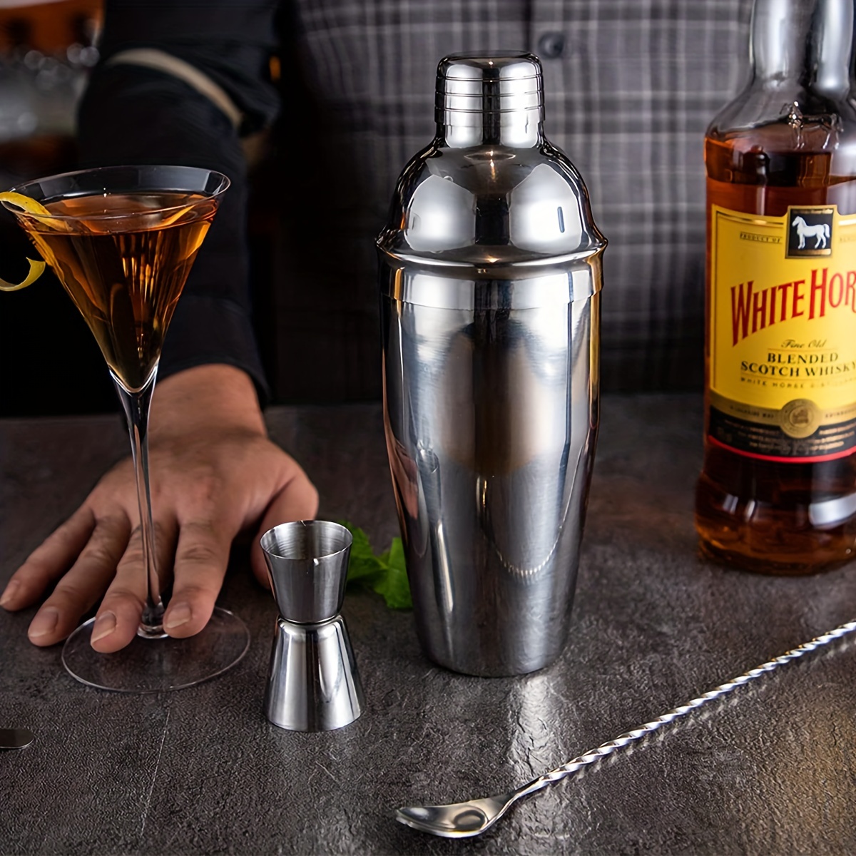 cocktail shaker/strainer, ss - Whisk