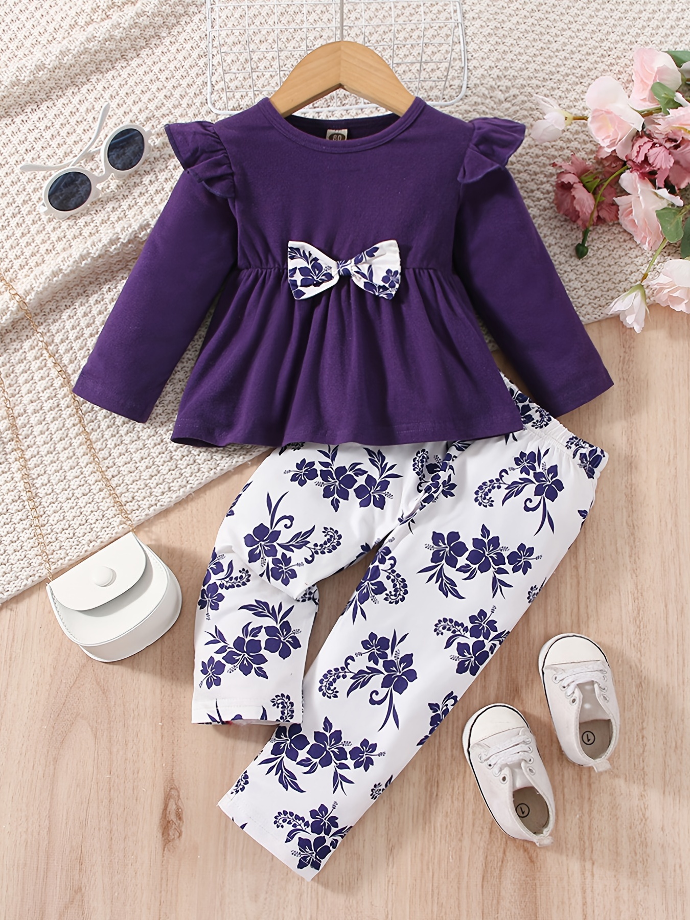 2pcs Baby Girl 100% Cotton Ruffle Trim Shorts and Floral Print Puff-sleeve Crop Top Set