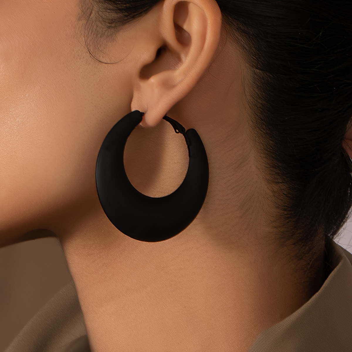 

1pair Elegant And Minimalist Geometric Hoop Earrings, Statement Style Glossy Metallic Hoop Earrings Jewelry For Women