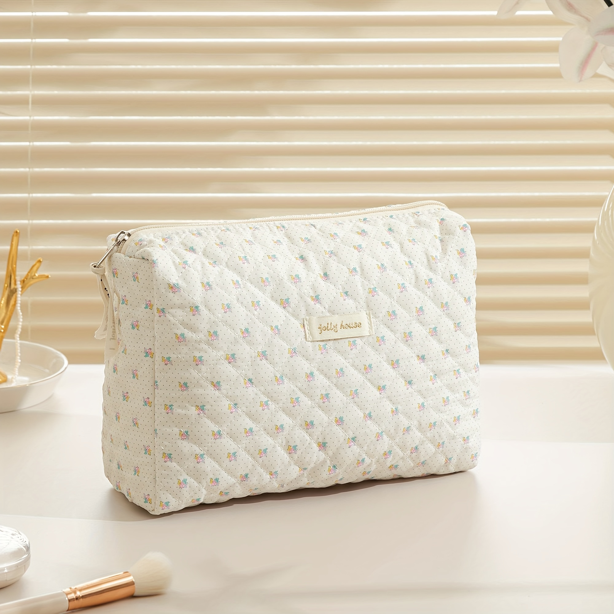  Kawaii Cotton Makeup Bag Large Travel Cosmetic Bag Quilted Makeup  Bag Coquette Cosmetic Pouch Aesthetic Floral Toiletry Bag : Beauty &  Personal Care