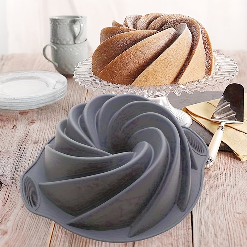 1pc 9.5 inch Silicone Cake Pans, Non-Stick Fluted Cake Pan with Sturdy  Handle, Cake Baking Molds, Bundt Cake Pan Perfect Bakeware for Cake, Jello,  Gelatin, Bread, Para Gelatinas(Gray)