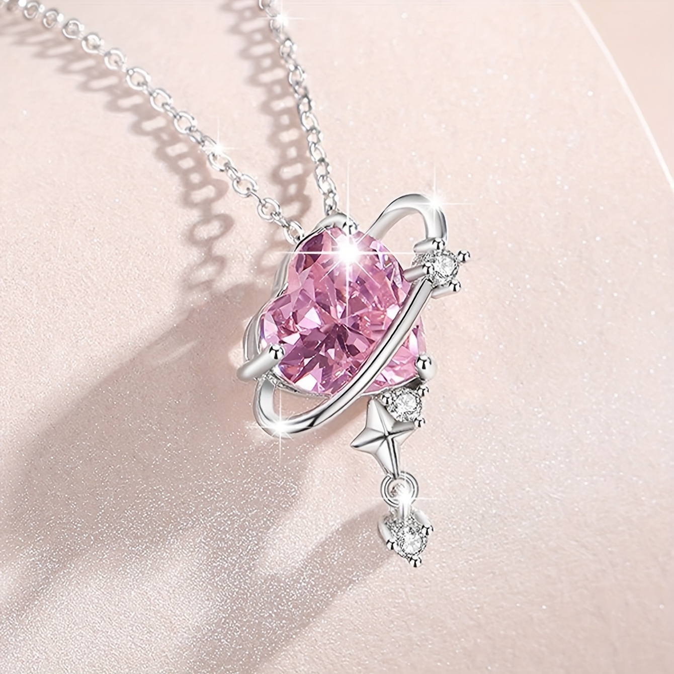 1pc Light Luxury & Sweet Pink Diamond Heart-shaped Loving Planet Necklace  For Women