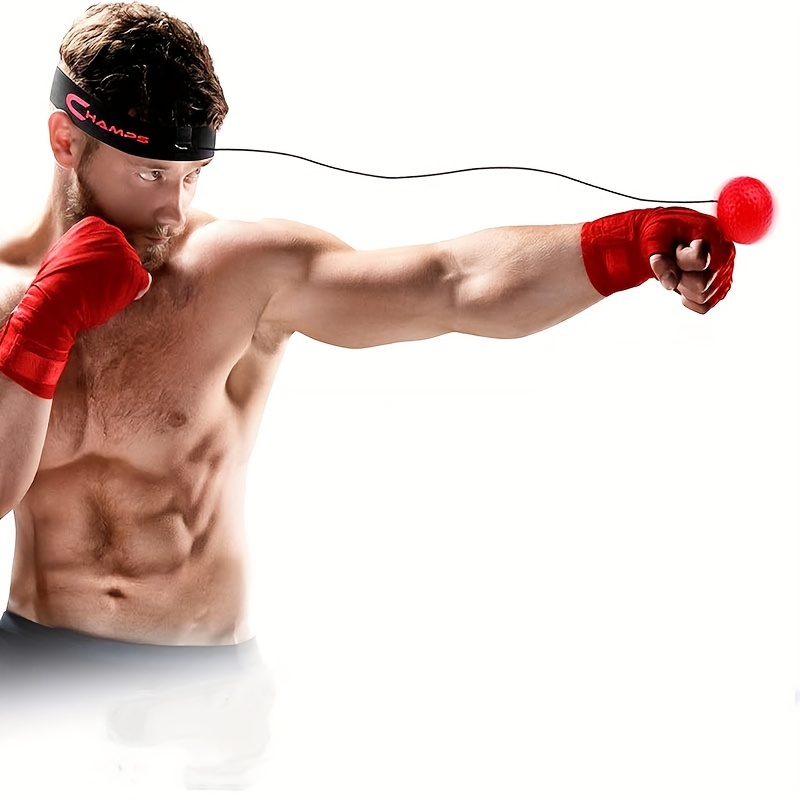 Boxeo de fitness y cinta con manos de hombre en el gimnasio para  entrenamiento deportivo y