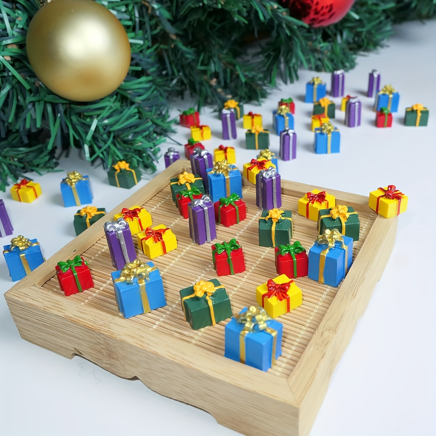 Mini Christmas Gifts 20ct Mini Present Boxes for Christmas Villages,  Dollhouses, Giftwrap, Trees, and Christmas Decor 