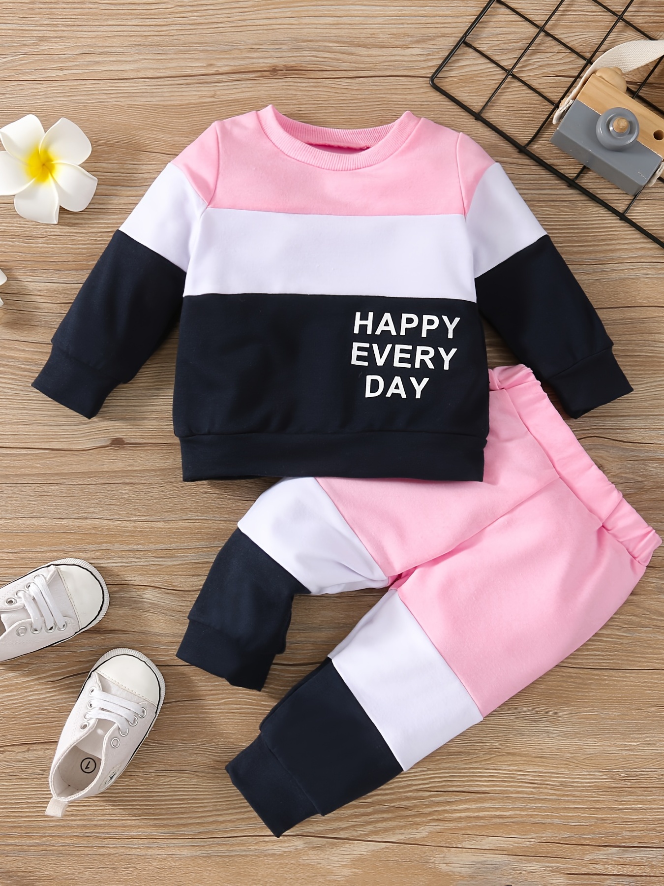 2pcs Baby Girl Letter Print Color Block Long-sleeve Sweatshirt and Trousers Set