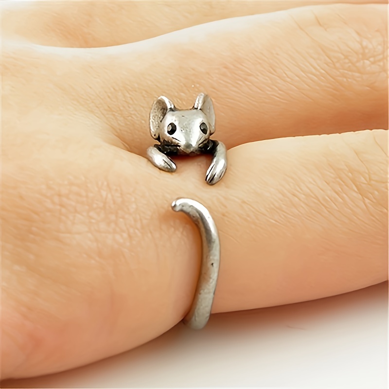 E-shop Ein stilvolles Unisex-Ring mit einem niedlichen und einzigartigen kleinen , verstellbar in der Größe, schwarzer synthetischer Zirkon-Ring für