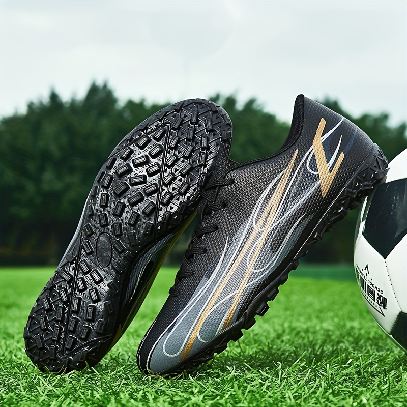 Chaussures de football pour hommes antidérapantes Chaussures de football à  longues pointes Chaussures d'entraînement 562
