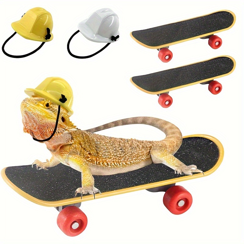 

4pcs/set Reptile Training Toys, 2pcs Plastic Mini Skateboard Bird Toys With 2pcs Hats, Bearded Dragon Lizard Construction Helmet Hats And Mini Scooter, Pet Training Supplies For Self-amusement