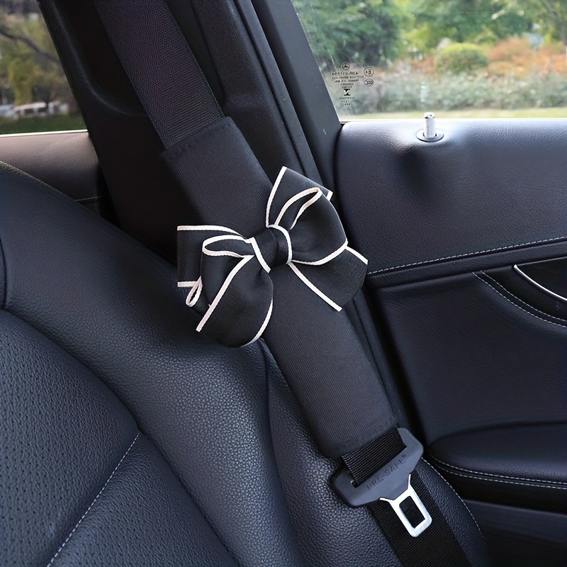 Shoulder restraint outlet car