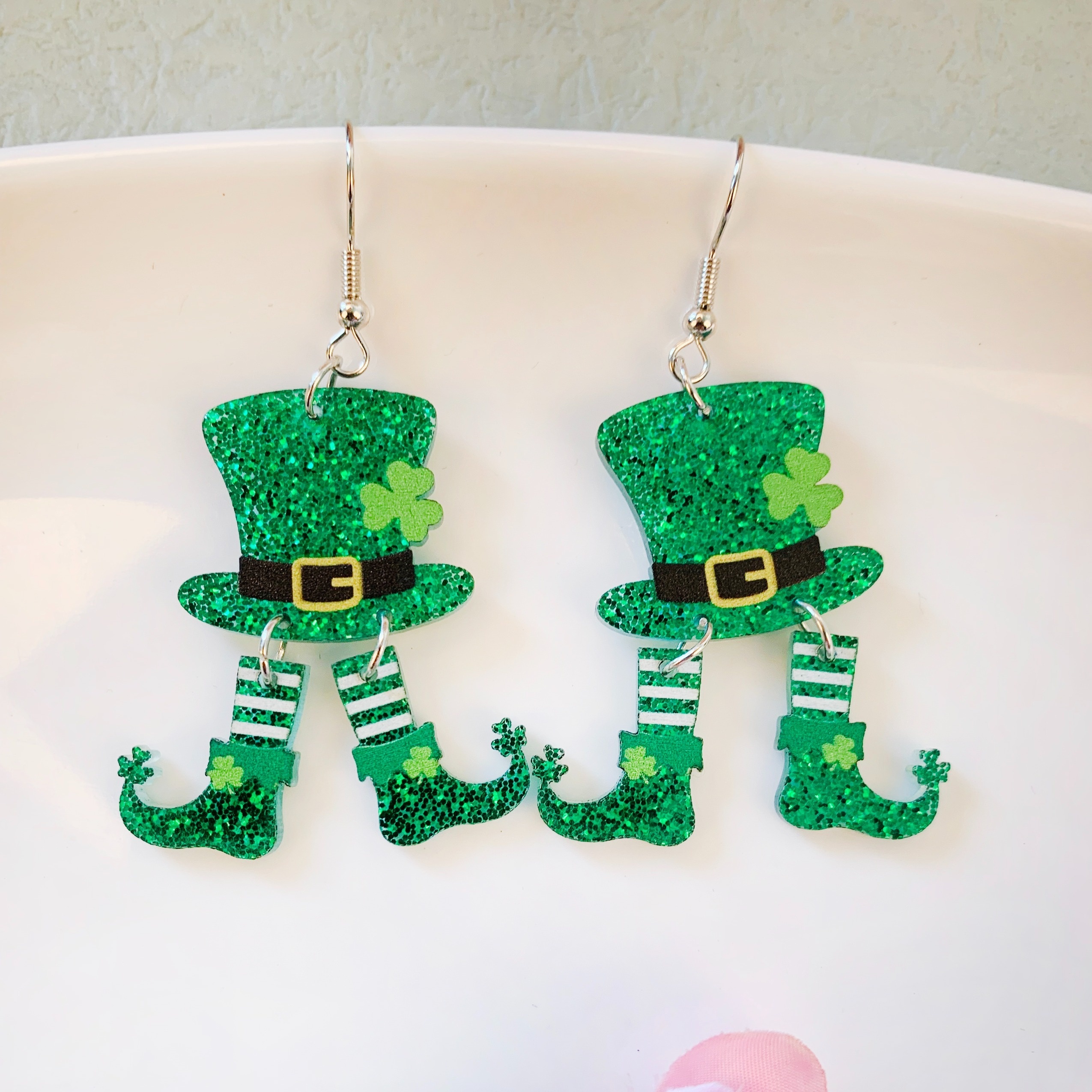 

1 Pair Vintage Style 's Day Boot Irish Earrings, Acrylic Dangle Drop With Stainless Steel , Glittery Shamrock Design, For All , Quirky Earrings