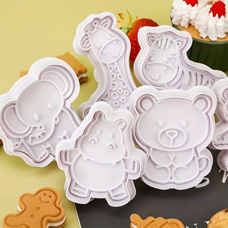 Cute Bear Hugging a Heart cookie cutter - Bake teddy bear shaped biscuits  for Valentine's Day, Fondant Cutter, Clay Cutter