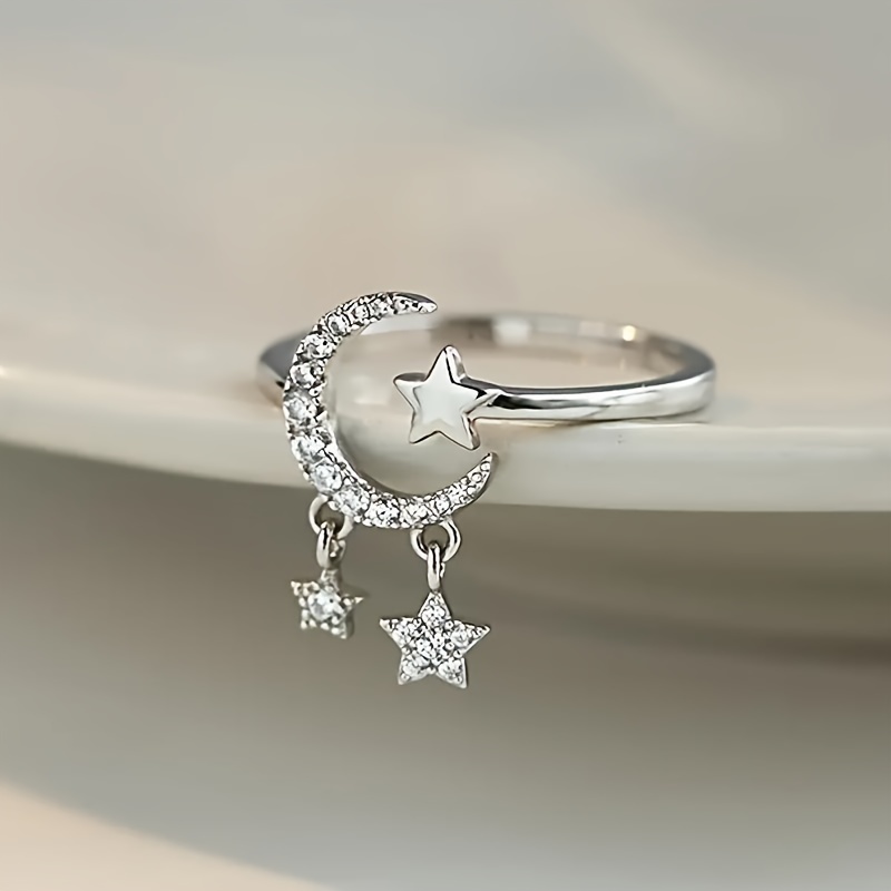 

Moon Women's Light Luxury Personality Tassel Ring