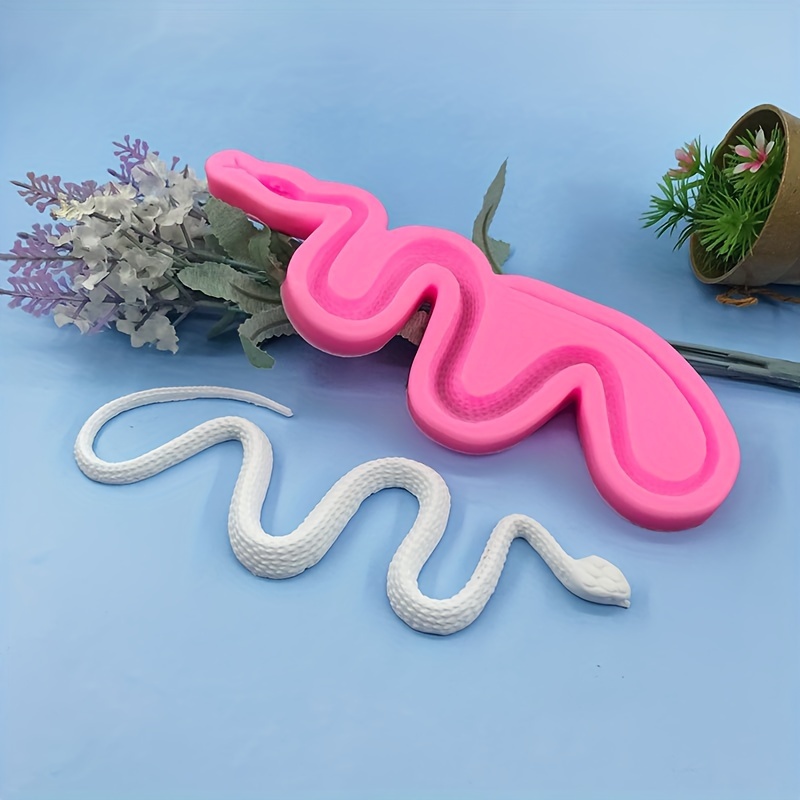 Snake silicone baking mold