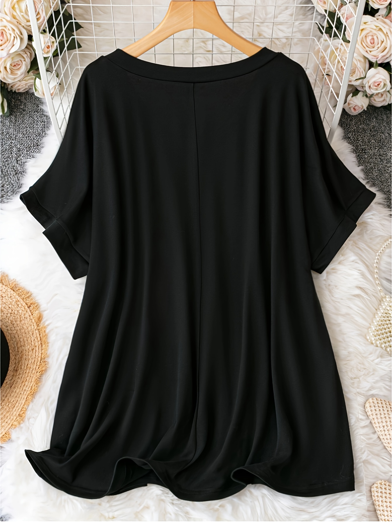 Plus Size Simple Solid T-Shirt, Casual V Neck Short Sleeve T-Shirt, Women's Plus Size Clothing