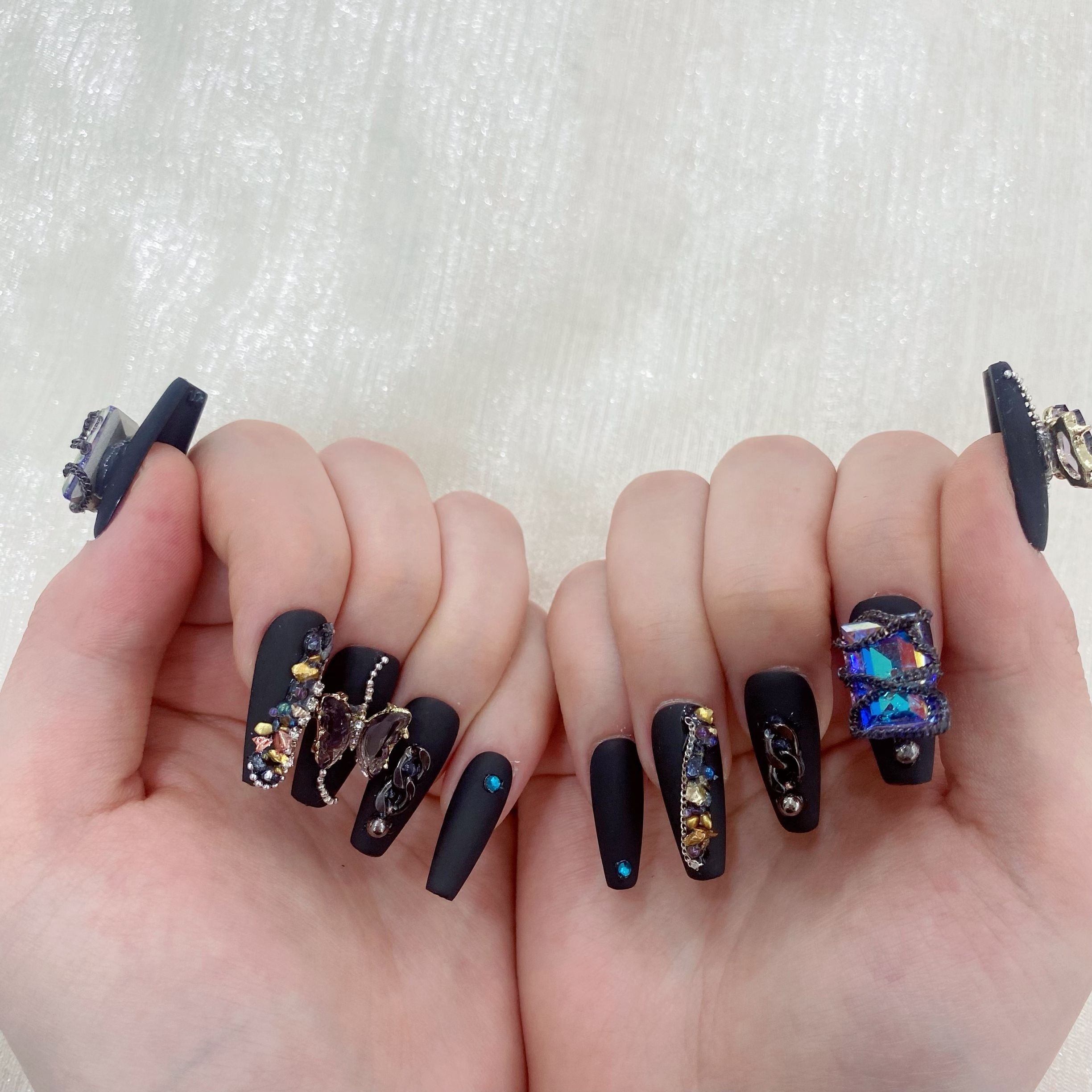 10pcs Handmade Punk Style Press On Nails Gradient Black Fake Nails With Heart  Rhinestone 3d Cross Chain Stick On Nails Glossy Medium Coffin Shape Sweet  Cool False Nails For Women Girls Halloween
