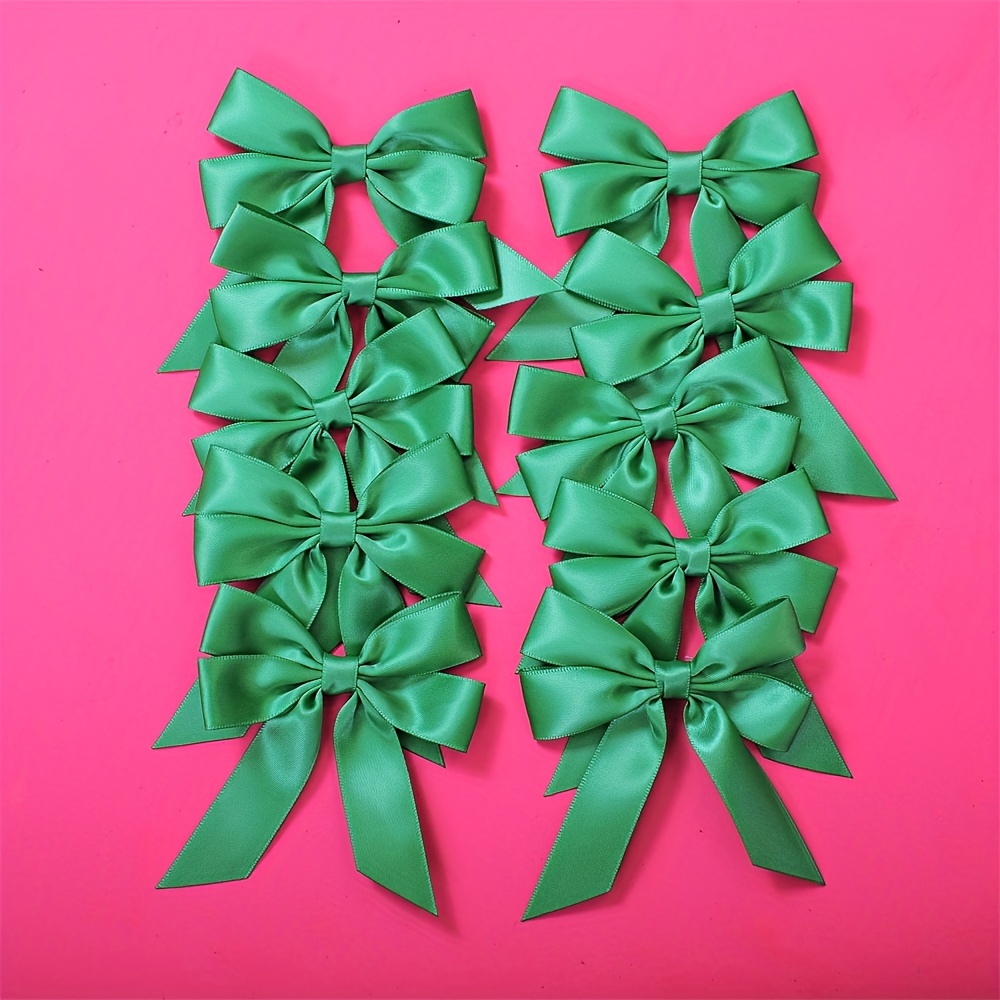How to Make a Bow for a Christmas Tree - Ribbon DIYt - Bloom
