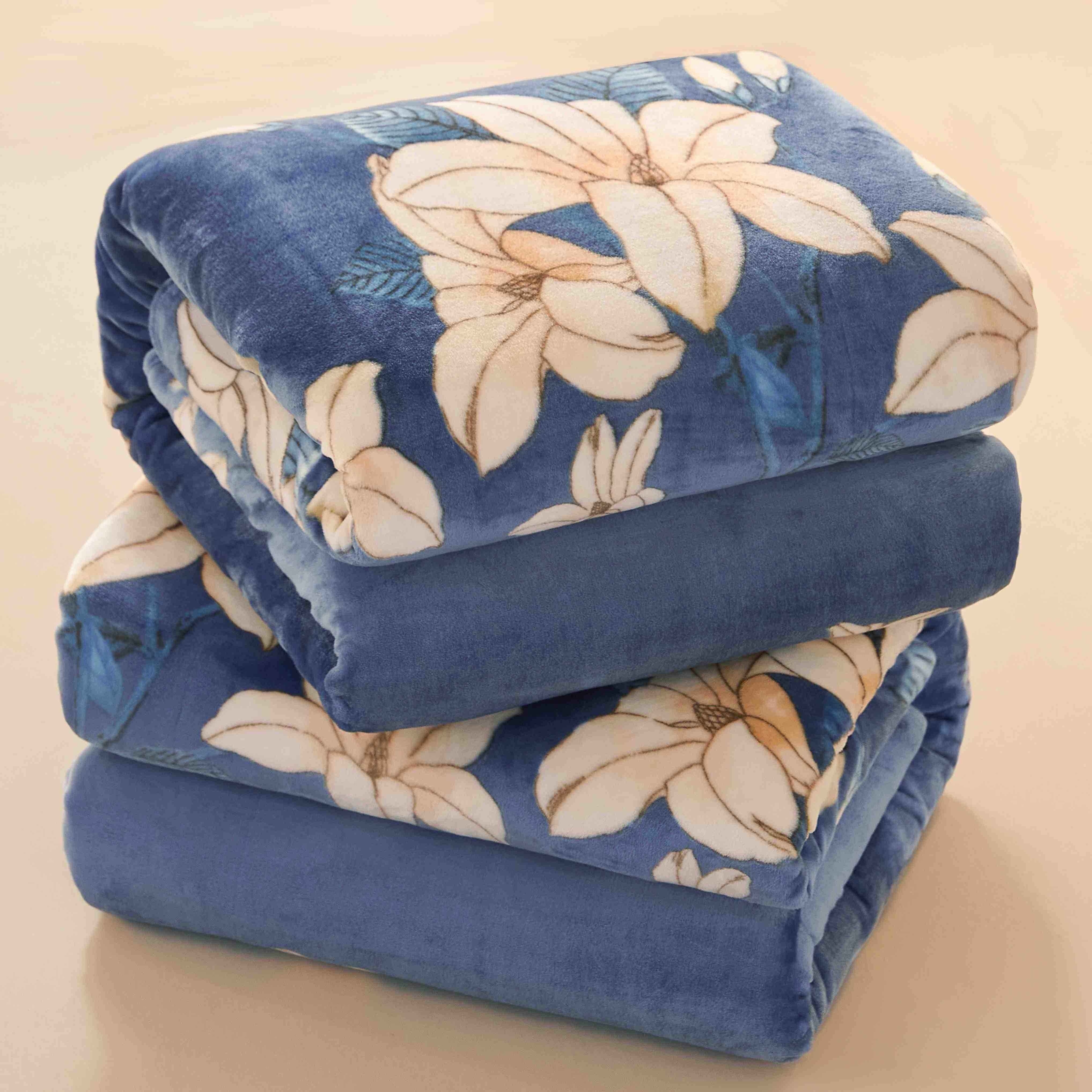 

1pc Contemporary Floral Throw Blanket, Soft Warm Plush Flannel Fleece, Active Print, 180-200gsm, With Polyester For Sofa, Bed, Car -