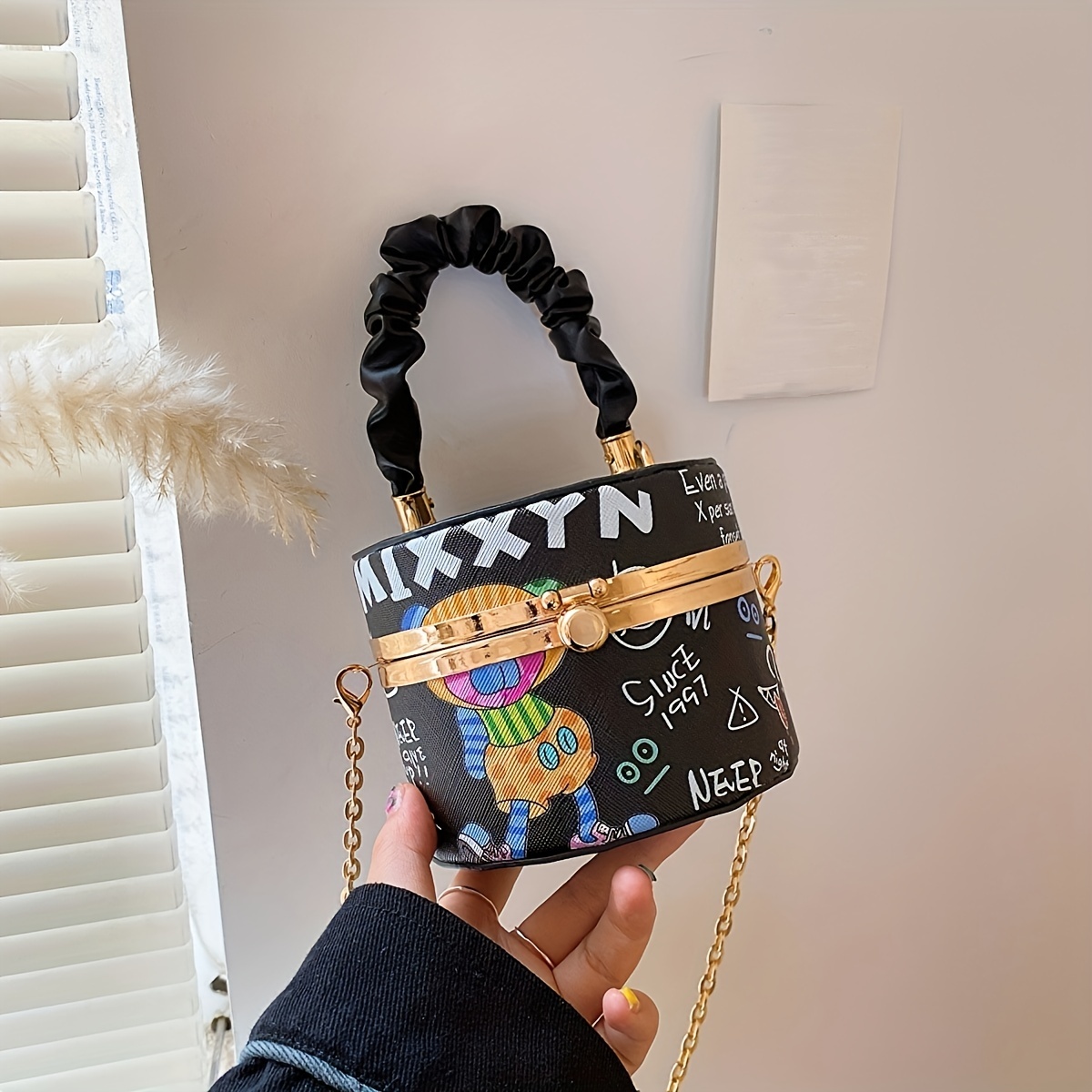 Mini Cute Graffiti Handbag, Cartoon Print Crossbody Bag, Women's Stylish  Purse & Shoulder Bag - Temu New Zealand