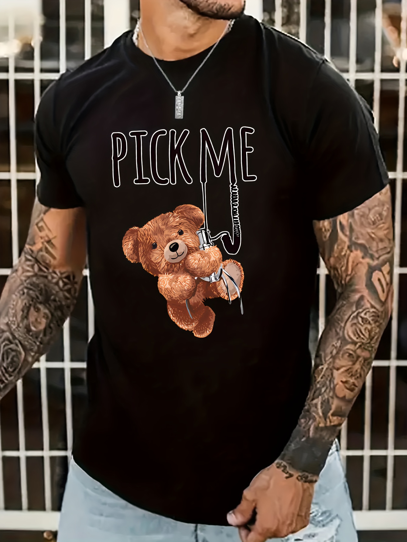 Pick Me' Print Toy Bear Pattern T-shirt, Men's Casual Street Style