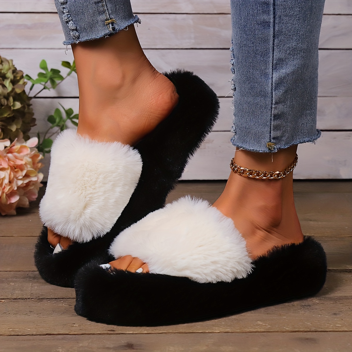 Simple casual deals platform slippers