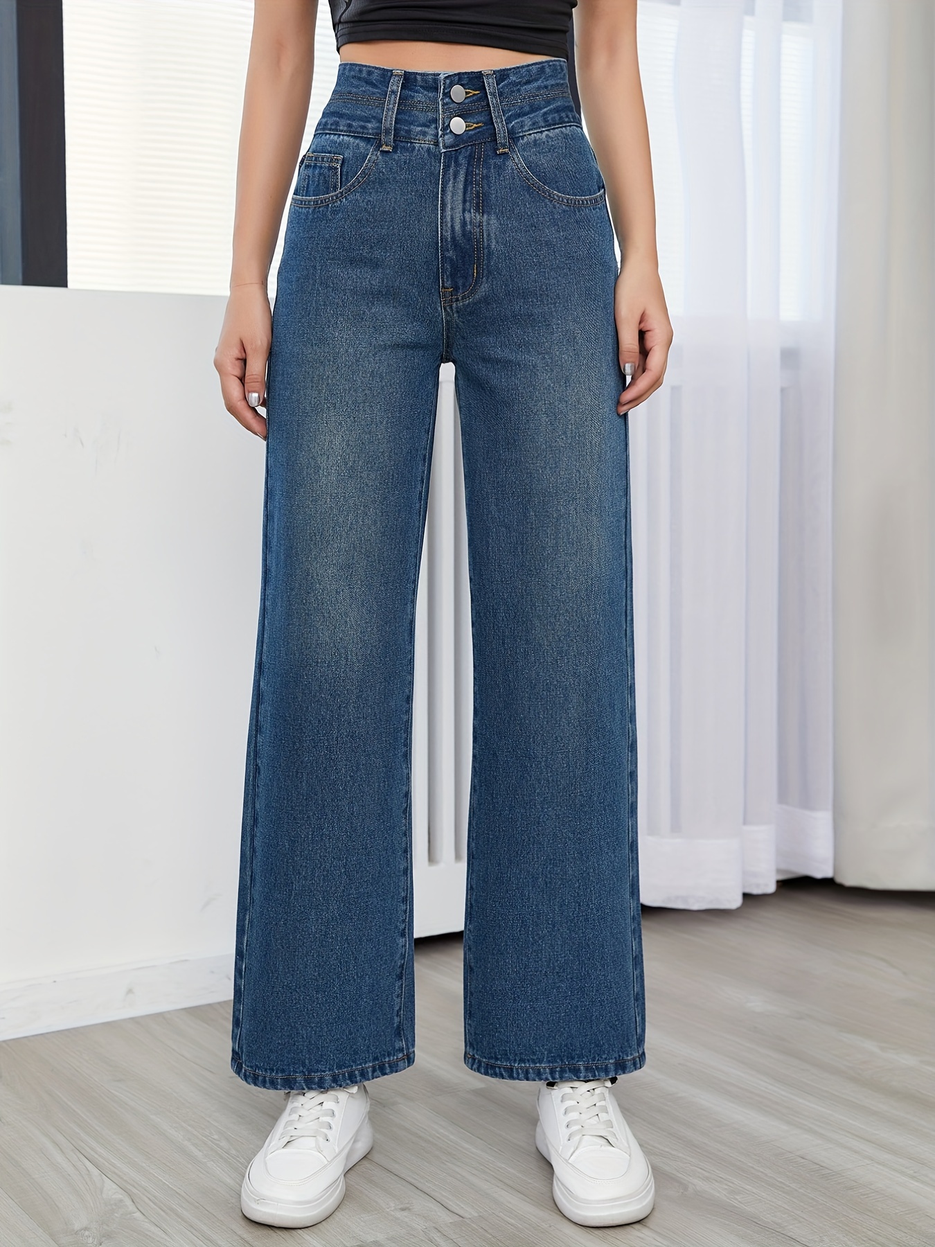 Los jeans rectos y de cintura alta de Louis Vuitton también serán tendencia