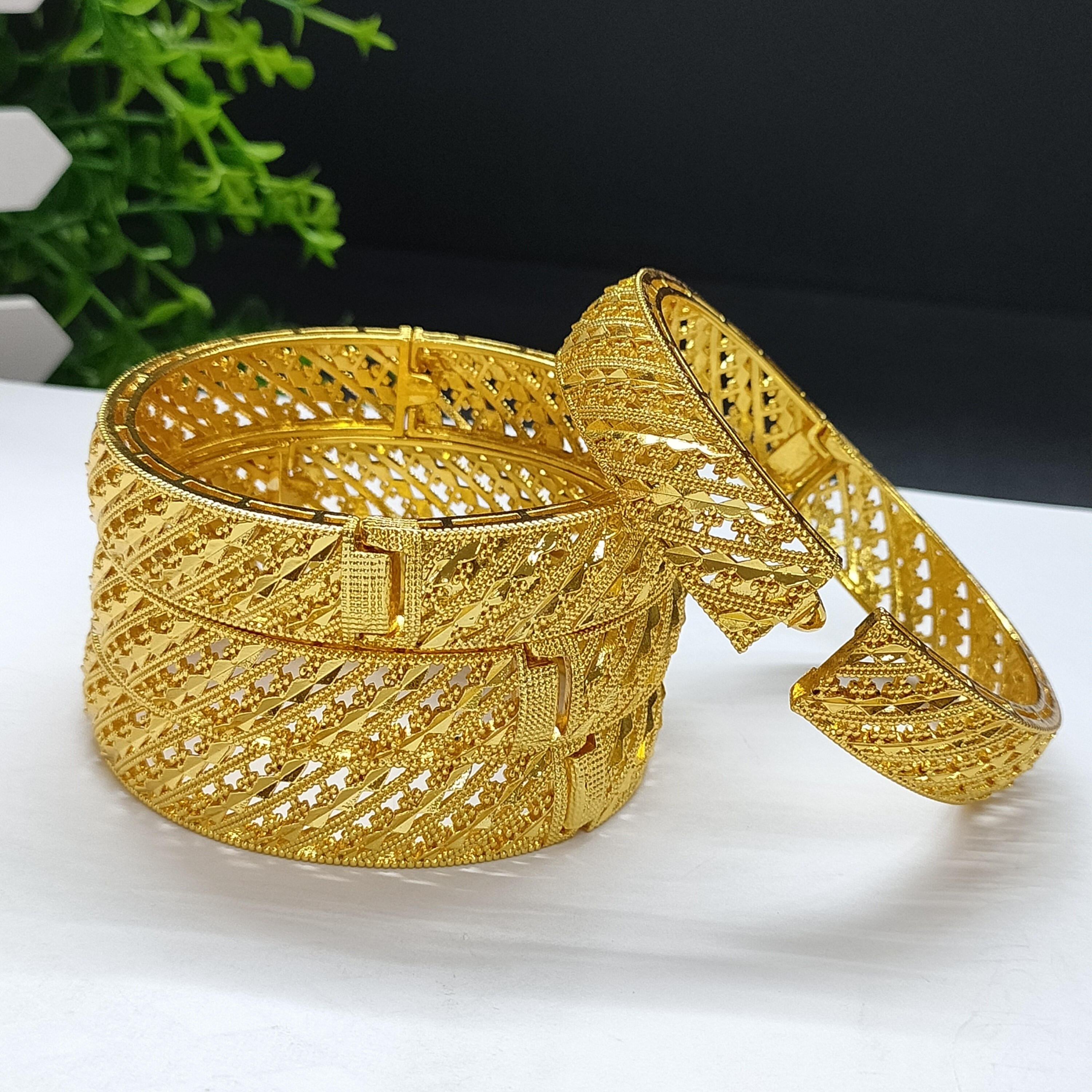 4pcs set womens carved bangle bracelet hand jewelry bride wedding jewelry luxury gift for mom girlfriend details 5