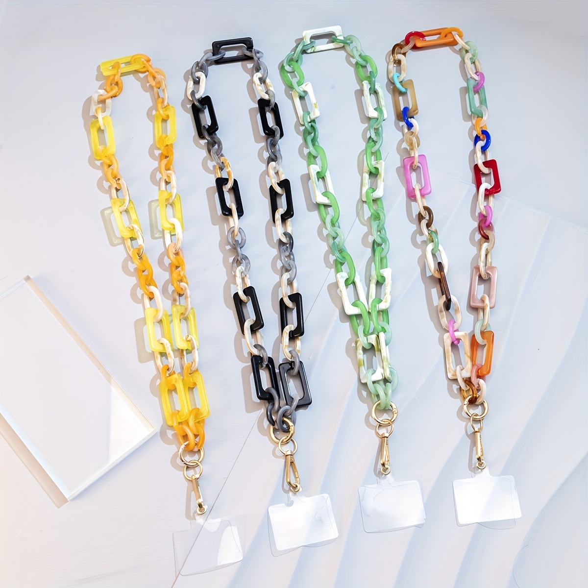 

A Glass Colored Glass Mid-length Hanging Neck Mobile Phone Cord