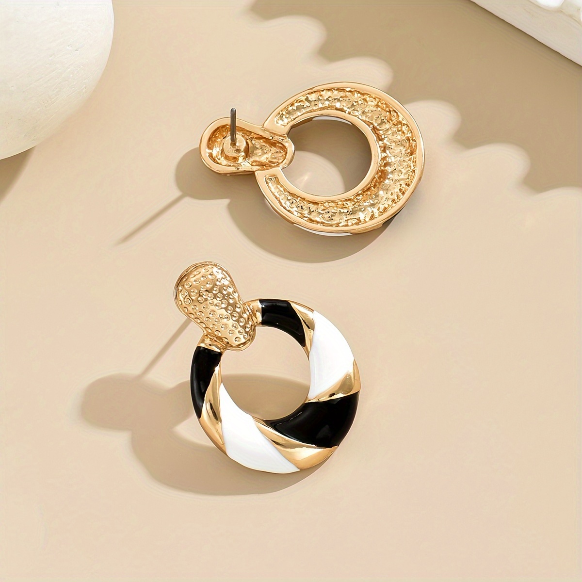 Fashion Modern Pastoral Contrast Style Ear Jewelry Windmill Pattern Spiral And White Enamel Drip Oil Easy Temperament Stud Earrings