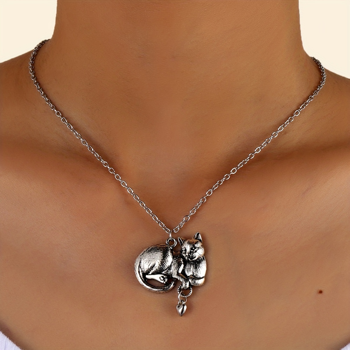 

Vintage Animal Cat Pendant Necklace Silver Plated Neck Jewelry For Women