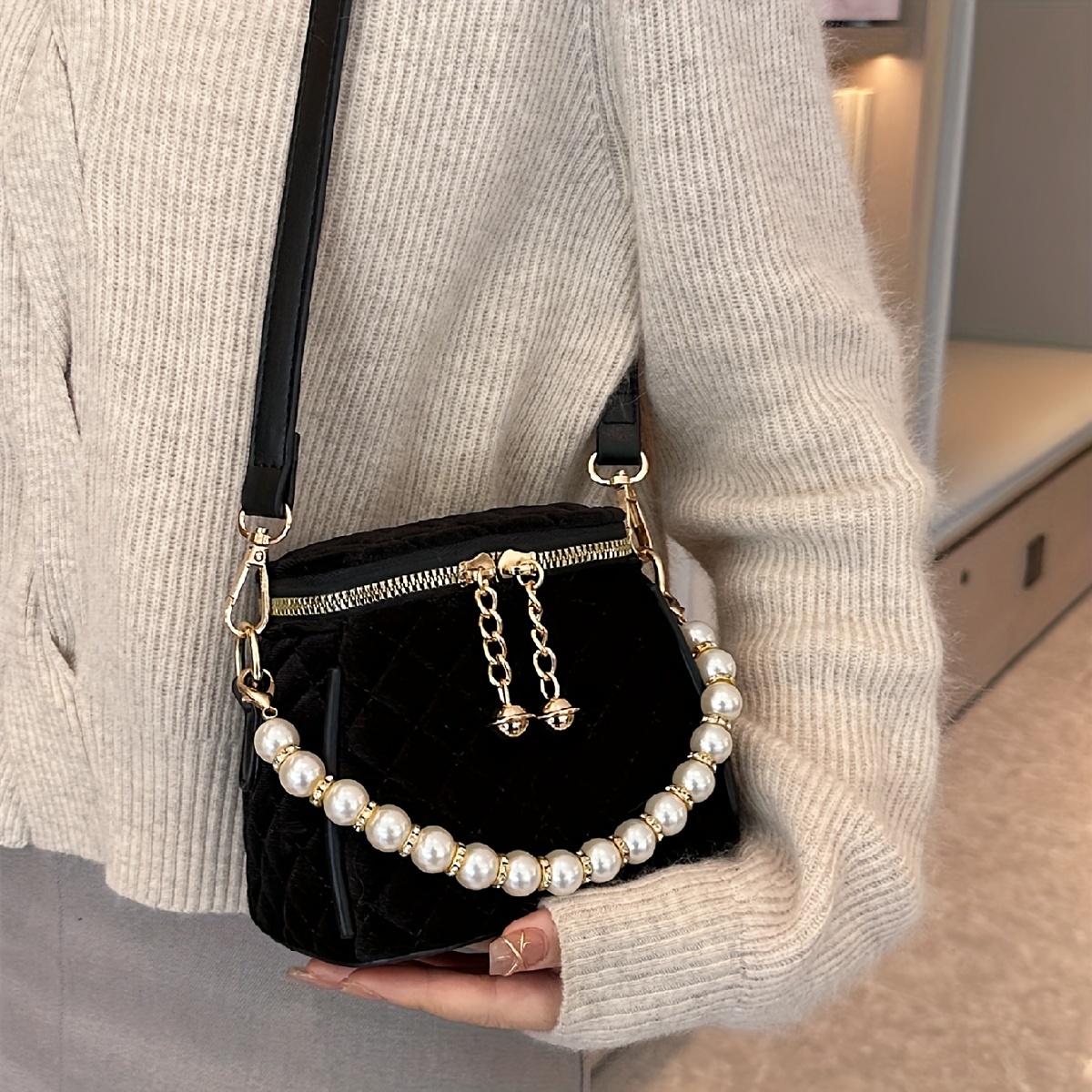 Fashion Velvet Crossbody Bag, Mini Argyle Quilted Handbag, Faux Pearl  Handle Square Purse - Temu South Korea