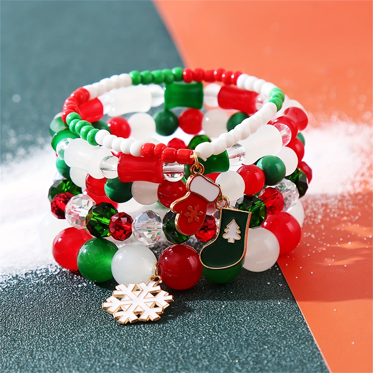 Bracelets de Noël Bracelet cadeau bonhomme de neige Flocon de neige Arbre  de Noël Père Noël Bracelet perlé avec coffret cadeau, cadeaux de noël pour  femme et fille : : Mode