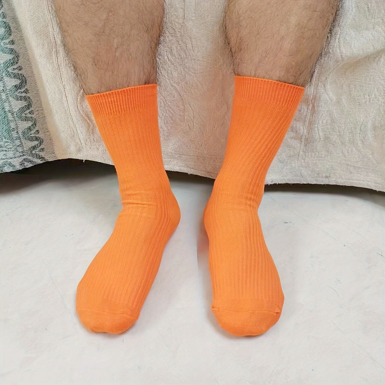 

1 Pair Of Men's Cotton Blend Bright Color Fashion Crew Socks, Comfy & Breathable Elastic Sport Socks, For Daily Wearing