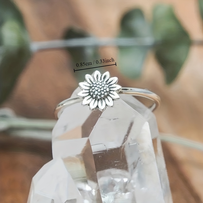 Vintage Sunflower Ring Delicate Carving Craft Silvery Or Golden