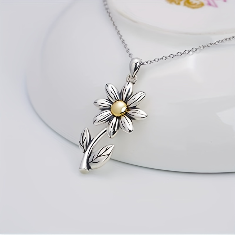 Vintage Daisy Pendant Necklace | Ladies Jewelry Accessories